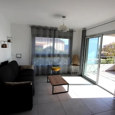 T2 Centre-ville De Porto-vecchio * Порто-Веккіо